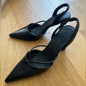 Oak and fort black kitten heels